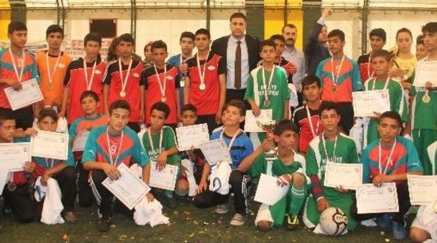 Taşımalı Eğitim G&ouml;ren &Ccedil;ocukların Turnuva Heyecanı