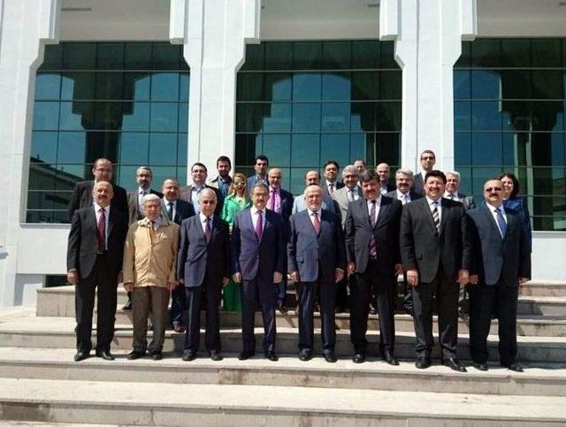 Sel&ccedil;uk&rsquo;tan Prof. Dr. Osman Okka&rsquo;ya &rsquo;ahde Vefa&rsquo; 1