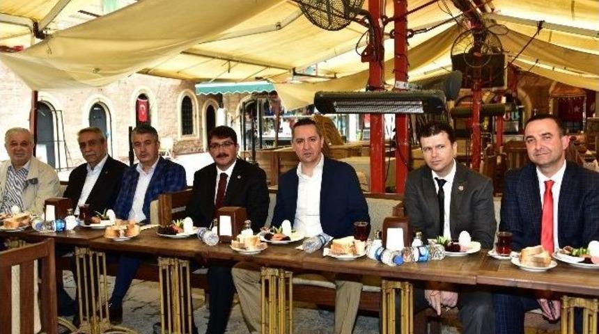 Başkan &Ccedil;elik, Esnaf Sofrasına Konuk Oldu