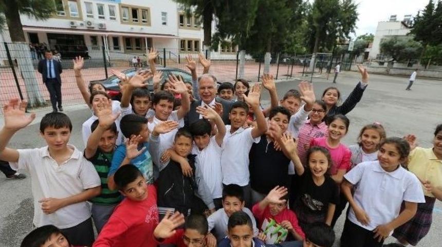 Öğrenciler Projelerini Tubitak Bilim Fuarında Sergiledi