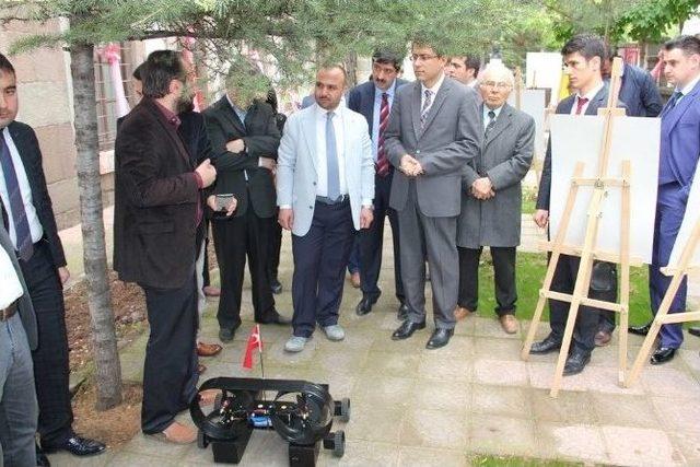 Miniklerin Yaptığı Robotlara Büyük İlgi