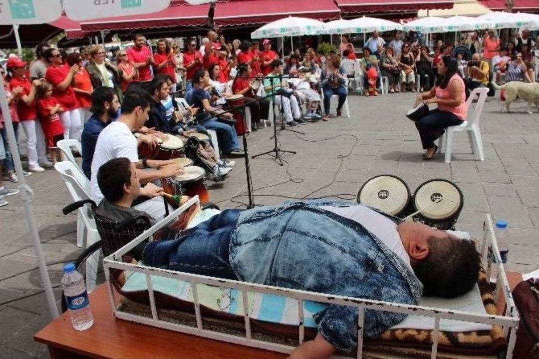 Yaptıkları Ritm Şov İle Profesyonellere Taş &Ccedil;ıkarttılar