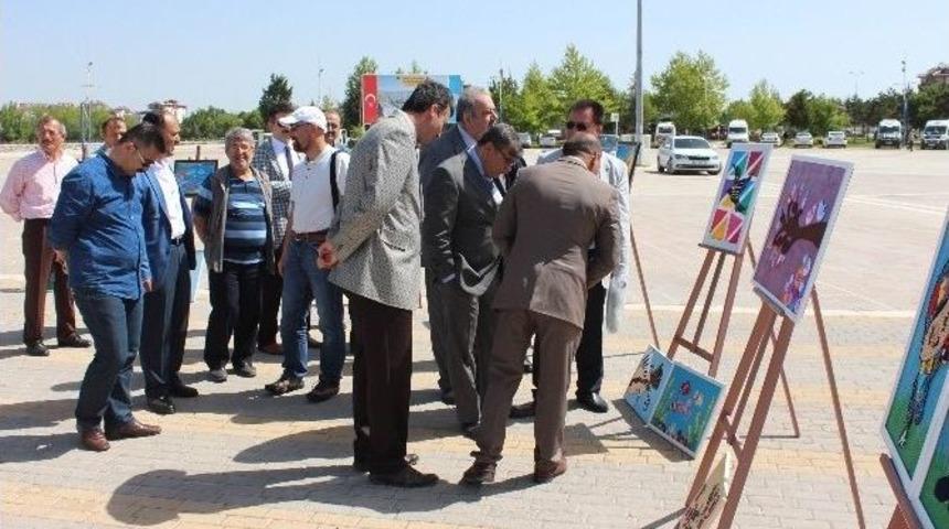 Engelli &Ouml;ğrenilerin &Ccedil;alışmaları G&ouml;r&uuml;c&uuml;ye &Ccedil;ıkarıldı