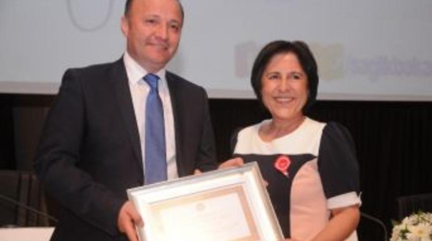 Akdeniz &Uuml;niversitesi&rsquo;nde Hemşirelik Haftası Kutlandı