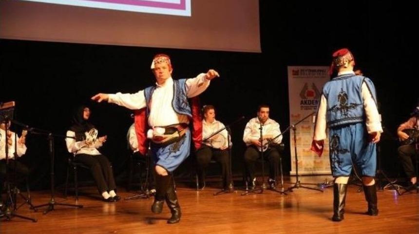 Engelliler Haftası&rsquo;nda Engel Tanımayan Gen&ccedil;ler G&ouml;steri Yaptı