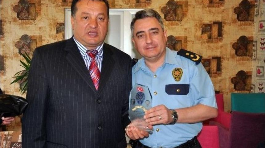 30 Yıllık Polis Memuruna Mesai Arkadaşlarından Emeklilik S&uuml;rprizi