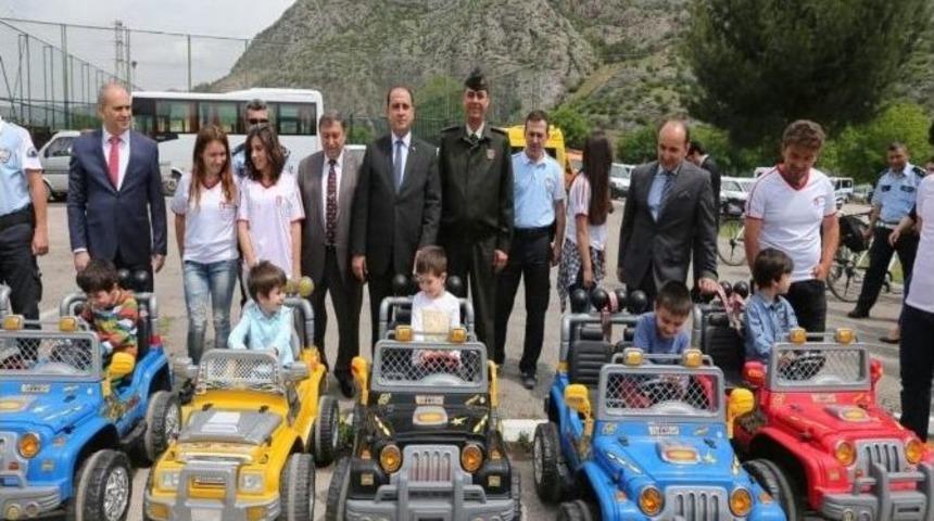 Vali &Ccedil;omaktekin Eğitime Dikkat &Ccedil;ekti