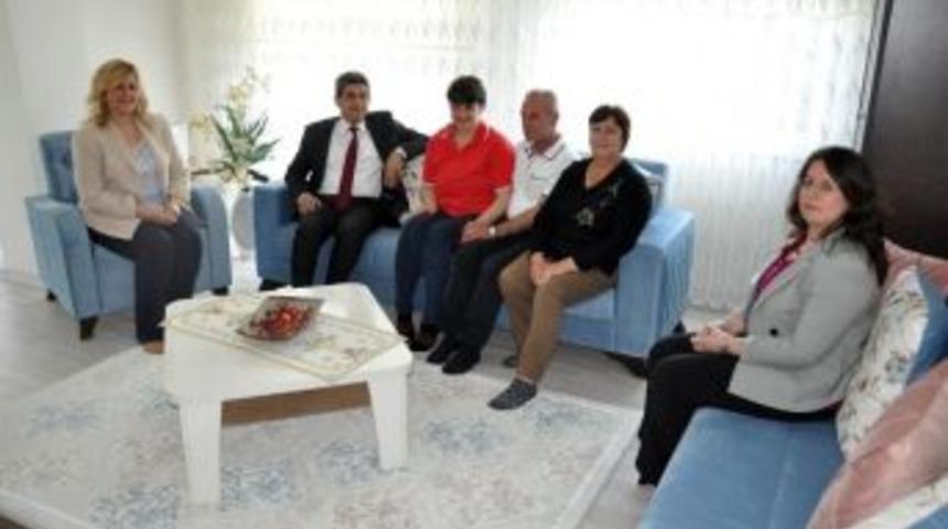 Kaymakam &Ouml;zder&rsquo;den Engelliler Haftası Ziyareti