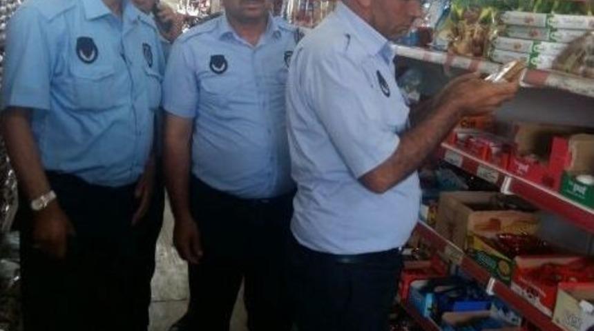 Zabıta Denetimi Turistik İl&ccedil;ede Bozuk Gıda Satışına Engel Oldu