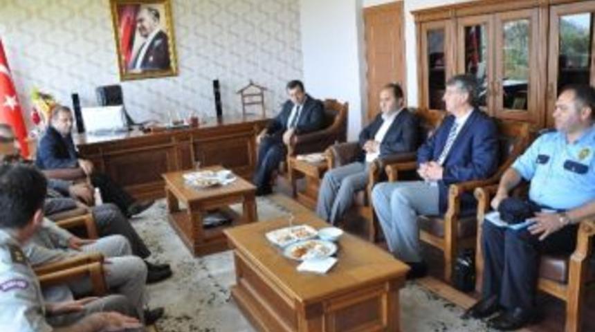 Vali T&uuml;rker, Finike&rsquo;de