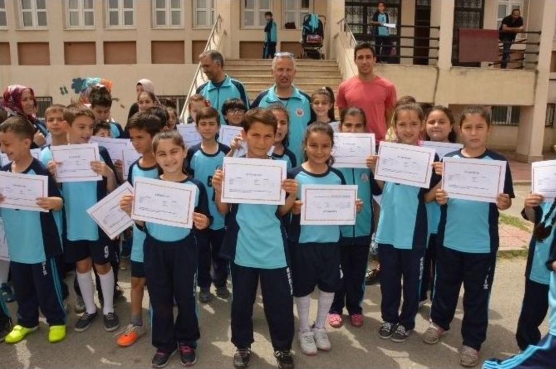 Emekli Oldu Eğitimden Kopmadı