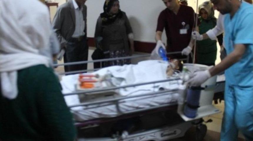 İki Yaşındaki &Ccedil;ocuğun &Uuml;zerine Kaya Par&ccedil;ası D&uuml;şt&uuml;