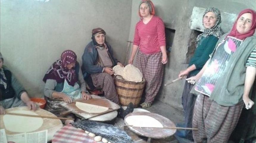 Belkeseli Kadınlar Geleneklerini Yaşatıyor