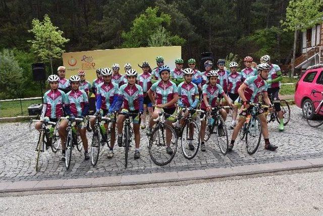 Kadın Kanserlerine Dur Demek İ&ccedil;in Pedal &Ccedil;evirdiler 1