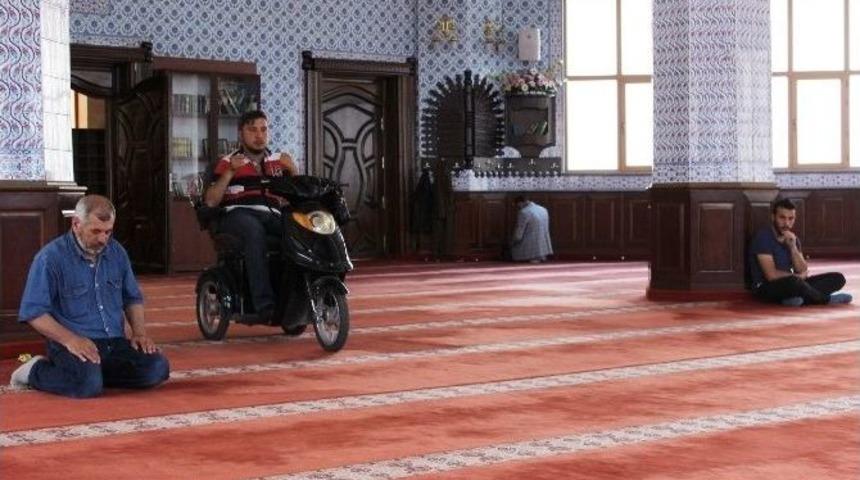 Kırşehir&rsquo;de 15 Camide &lsquo;engelsiz Cami&rsquo; Projesi Hayata Ge&ccedil;ti