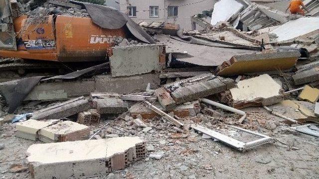 Lapseki&rsquo;de 5 Katlı Apartman &Ccedil;&ouml;kt&uuml; 1