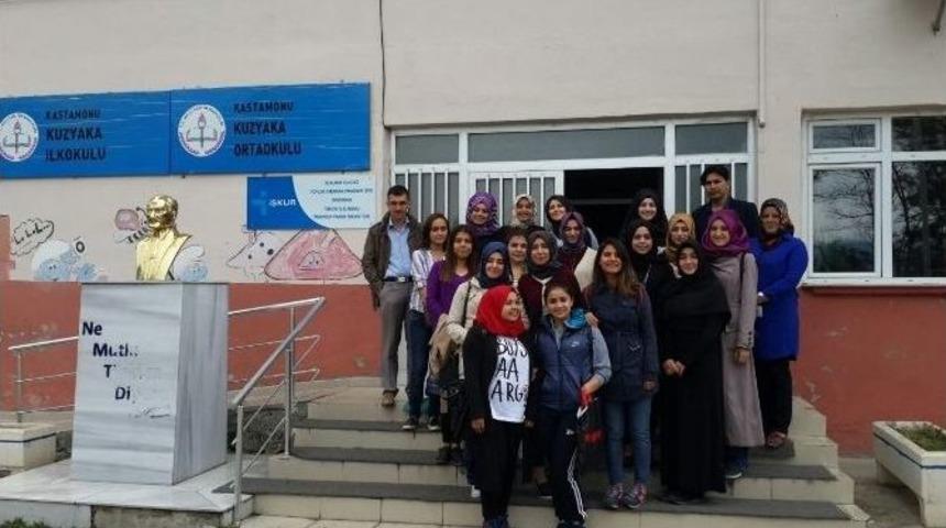 &Uuml;niversite &Ouml;ğrencileri, Minik &Ouml;ğrencileri Sevindirdi