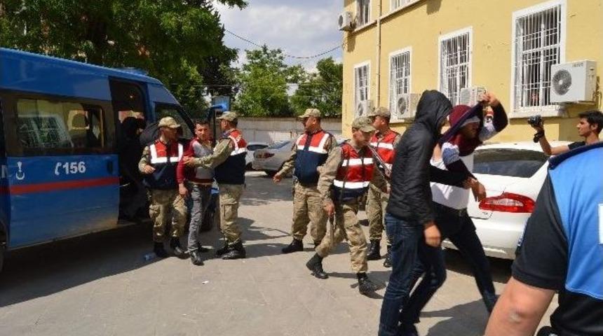 &Ouml;ğrencilere Uyuşturucu Satan &Ccedil;eteye Darbe