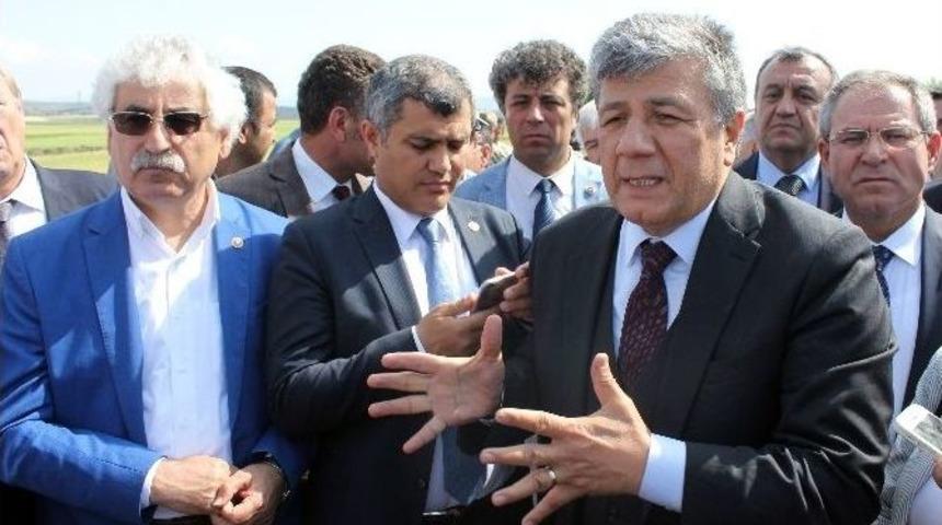 Chp&rsquo;li Vekiller M&uuml;lteci Kampı İnşaatına &Ccedil;ıkarma Yaptı