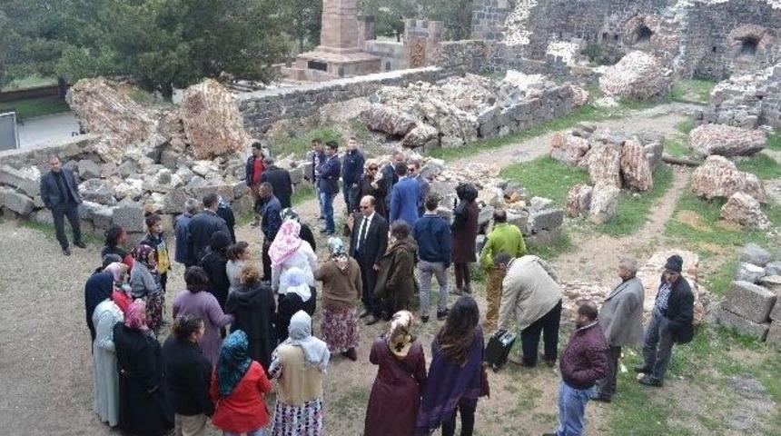 Engelliler Ağa&ccedil;landırma Seferberliğine Katıldı