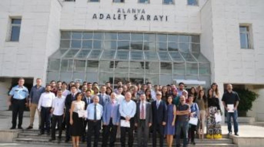 Alanya&rsquo;da Stajyer Avukatların Sertifika Sevinci