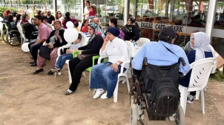 Aliağa&rsquo;da Engelliler Haftası Piknikle Sona Erdi