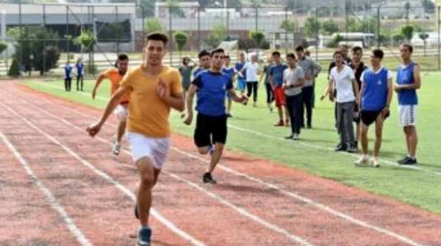 Aliağa&rsquo;da Kısa Mesafe Koşularında Finale Kalanlar Belli Oldu