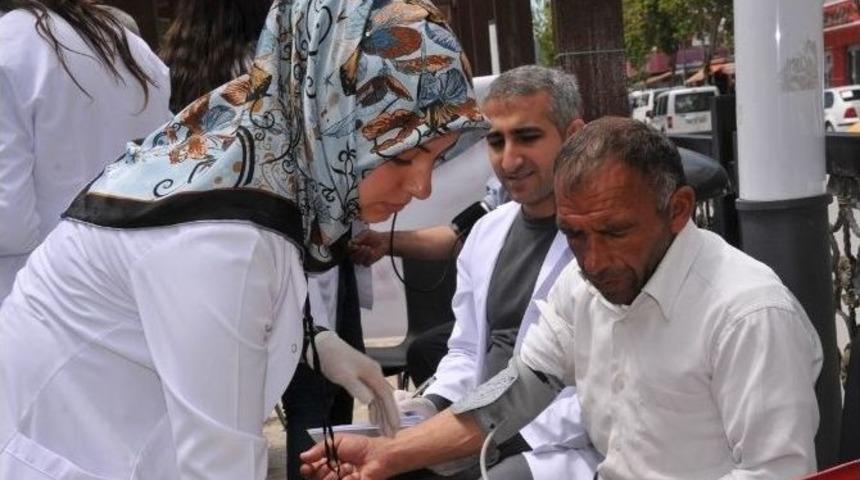 Eczacılar Odasından &Ouml;rnek Davranış