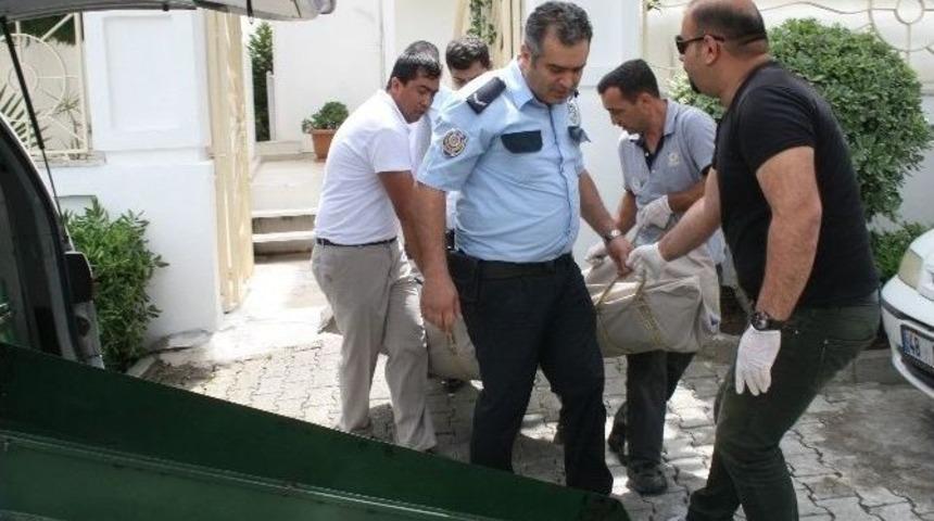 İngiliz Turist Otel Odasında &Ouml;l&uuml; Bulundu