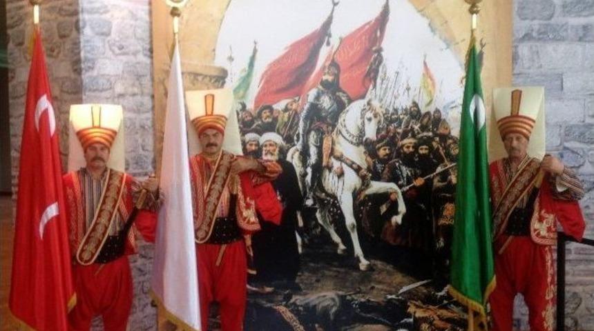 Fransa&rsquo;da Mehter R&uuml;zgarı