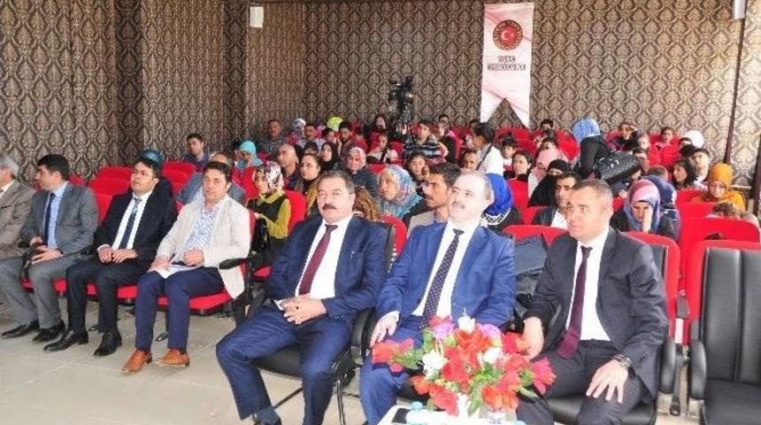 Van&rsquo;da &lsquo;&uuml;niversite Ailelerle Buluşuyor&rsquo; Projesi