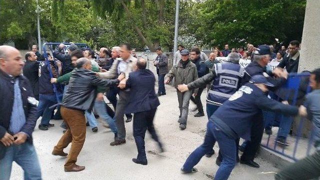 Sinop’ta Konferans Gerginliği