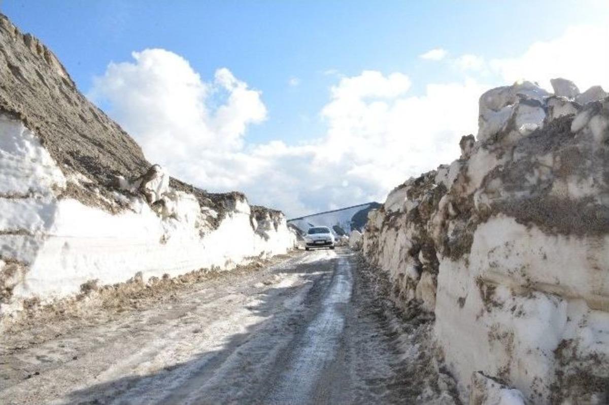 Bitlis&rsquo;te Kar Kalınlığı 5 Metreyi Buluyor