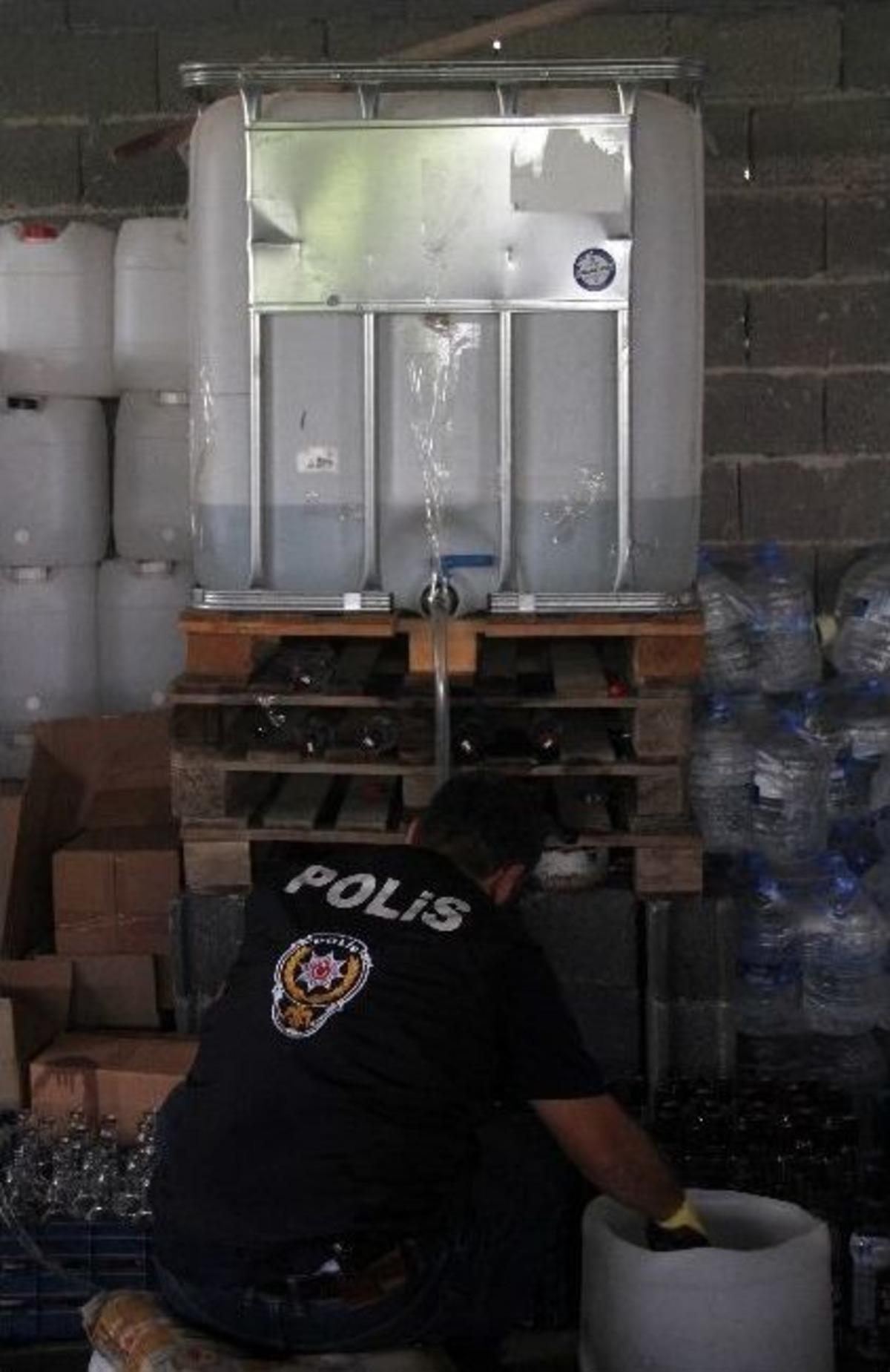 Sahte İ&ccedil;ki İmalathanesine K&ouml;pekli-koyunlu Koruma