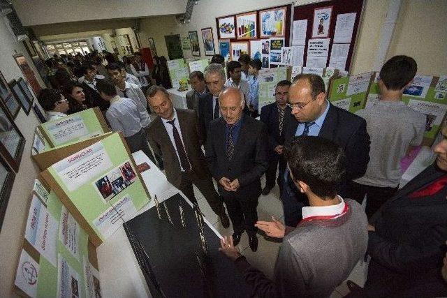 Deri Sanayicileri Mesleki Ve Teknik Anadolu Lisesi’nden Tübitak Fuarı