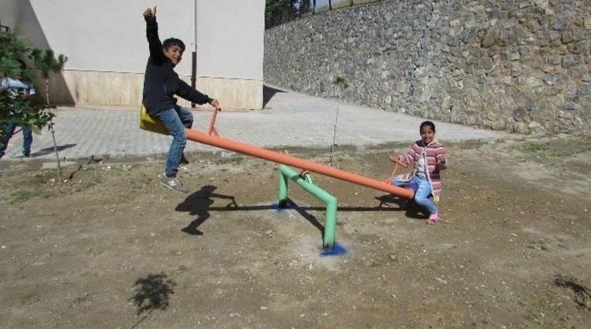 Efeler Belediyesi Merkez Yenik&ouml;yl&uuml; &Ccedil;ocukları Sevindirdi