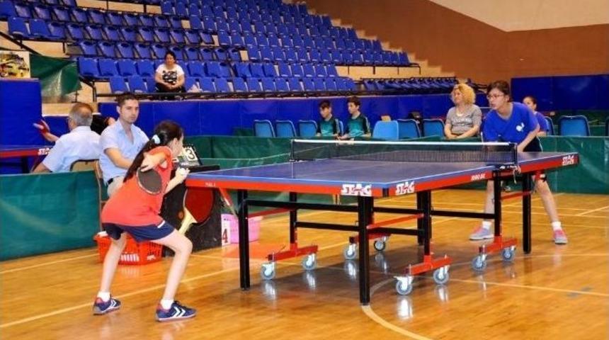 Okullar Arası K&uuml;&ccedil;&uuml;kler Masa Tenisi Grup M&uuml;sabakaları Tamamlandı
