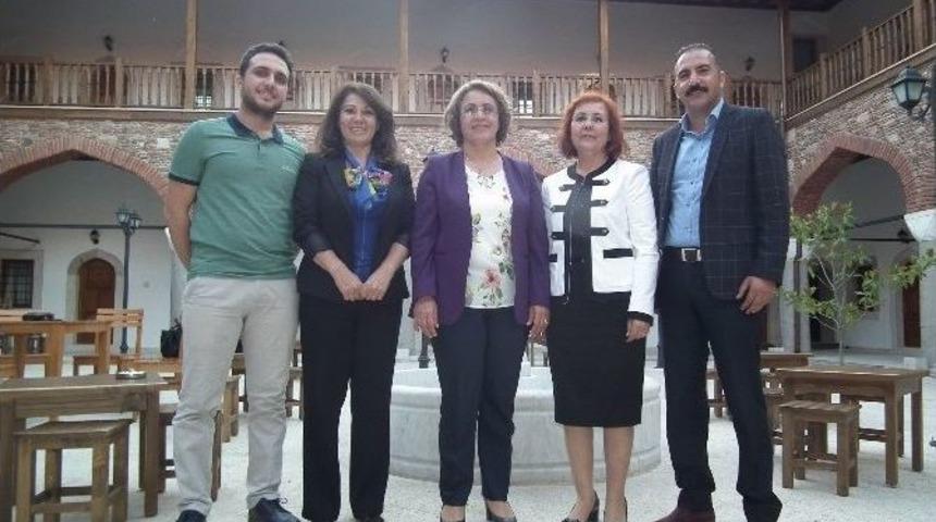 Chp&rsquo;li Fatma K&ouml;se; &ldquo;topuklu Efe İle Gurur Duyuyoruz&rdquo;
