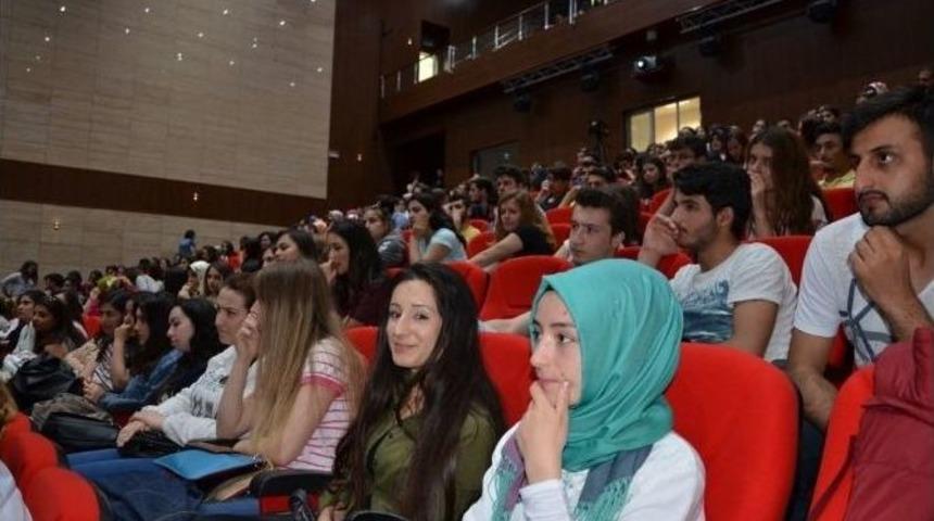 Nk&uuml;&rsquo;de D&uuml;nya Hemşireler Haftası Kutlandı