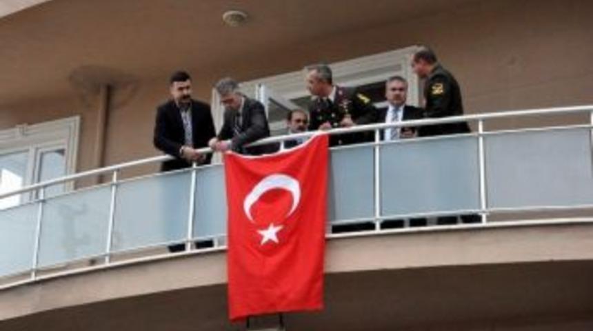 Şehit Pilot &Uuml;steğmenin Acı Haberi Uşak&rsquo;a Ulaştı