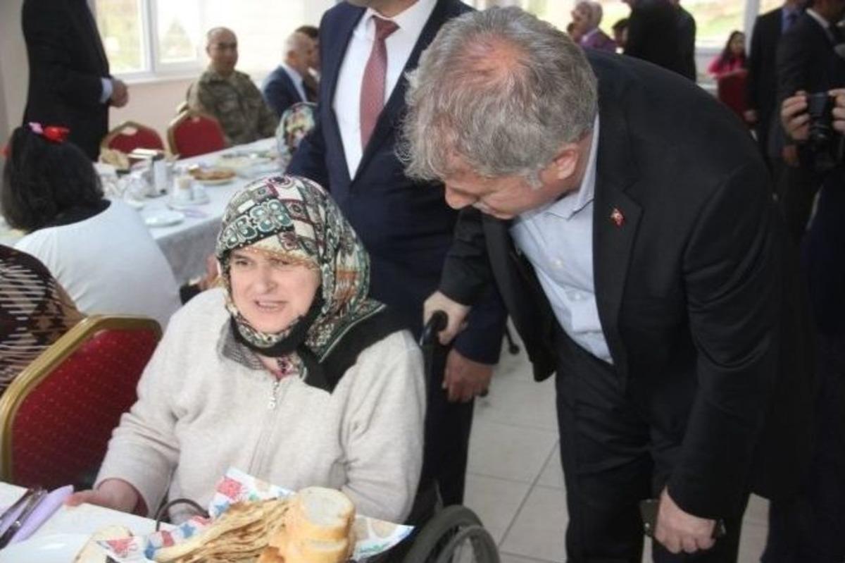 Engelsiz Mutluluk At&ouml;lyesinin &Uuml;r&uuml;nleri G&ouml;r&uuml;c&uuml;ye &Ccedil;ıktı