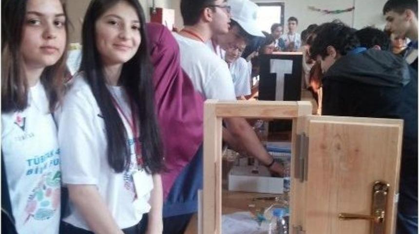 Rize&rsquo;de T&uuml;bitak 4006 Bilim Fuarı D&uuml;zenlendi