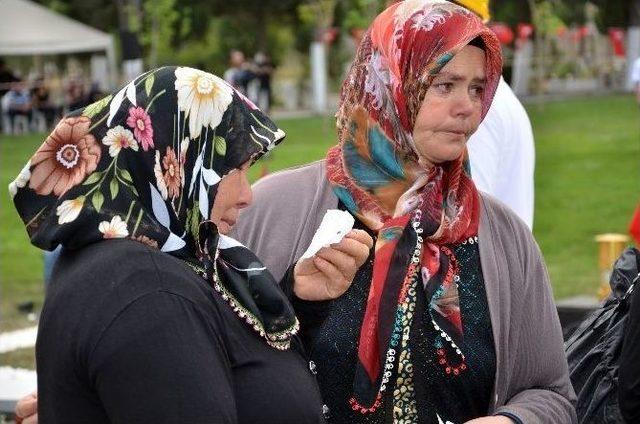 Soma Faciasının Yıldönümünde Gözyaşları Mezara Aktı