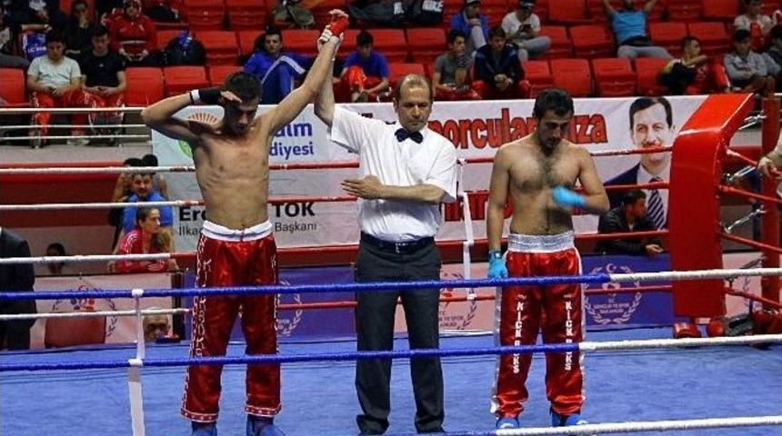 T&uuml;rkiye Kick Boks Şampiyonası Başladı