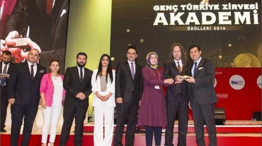 Başkent Tiyatroları&rsquo;na &ldquo;muhsin Ertuğrul Tiyatro &Ouml;d&uuml;l&uuml;&rdquo;