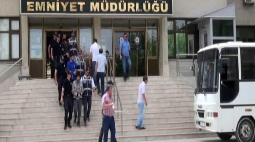 Pkk &Uuml;yesi Olmakla Su&ccedil;lanan 12 Kişi Adliyeye Sevk Edildi