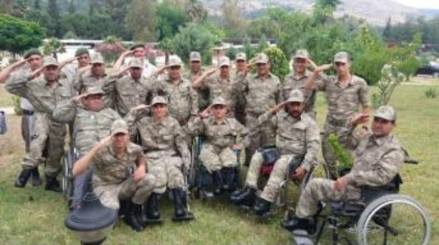 Engelliler 1 G&uuml;nl&uuml;k Asker Oldu