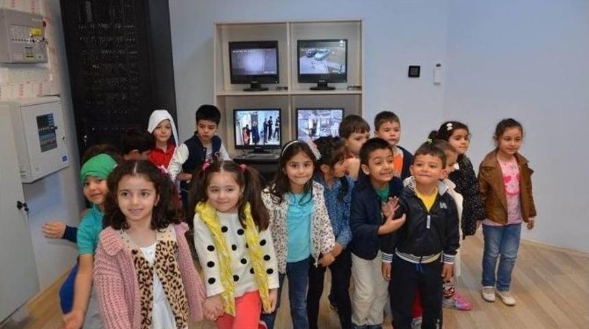 &Ouml;ğrenciler 112 Acil &Ccedil;ağrı Merkezi&rsquo;ni Gezdi