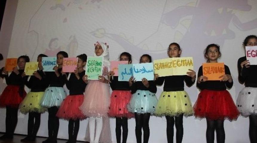 “1. Uluslar Arası Gerçek Ve Umut Arasında Suriyeli Mülteciler” Sempozyumu Başladı