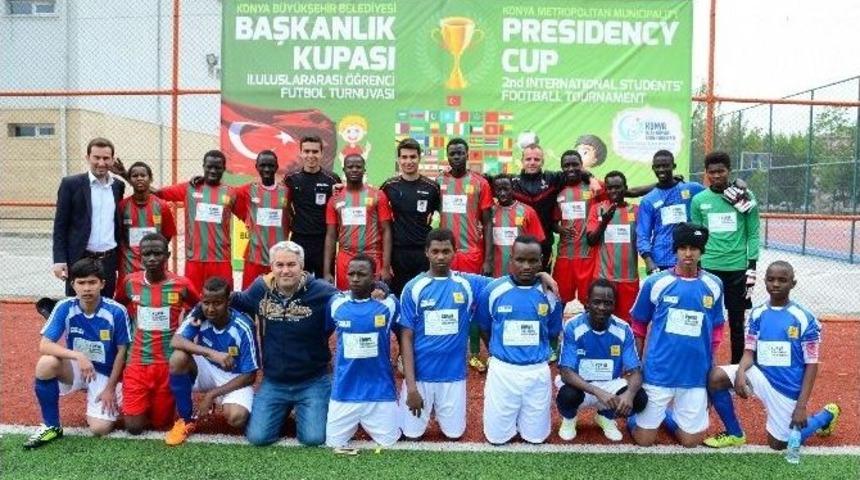 Büyükşehir’den Uluslararası Öğrenci Futbol Turnuvası